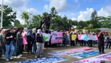 Ribuan Warga Jambi Kepung DPRD, Minta Program Makan Bergizi Gratis Tetap Berlanjut. (Foto: SEPTIN RITA ANDINI/JAMBI INDEPENDENT)