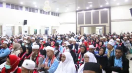 443 Jamaah Haji Kloter BTH-21 Tiba di Jambi, Tangis Haru Warnai Momen Kepulangan. (Foto: Diskominfo Provinsi Jambi/jambiprima)