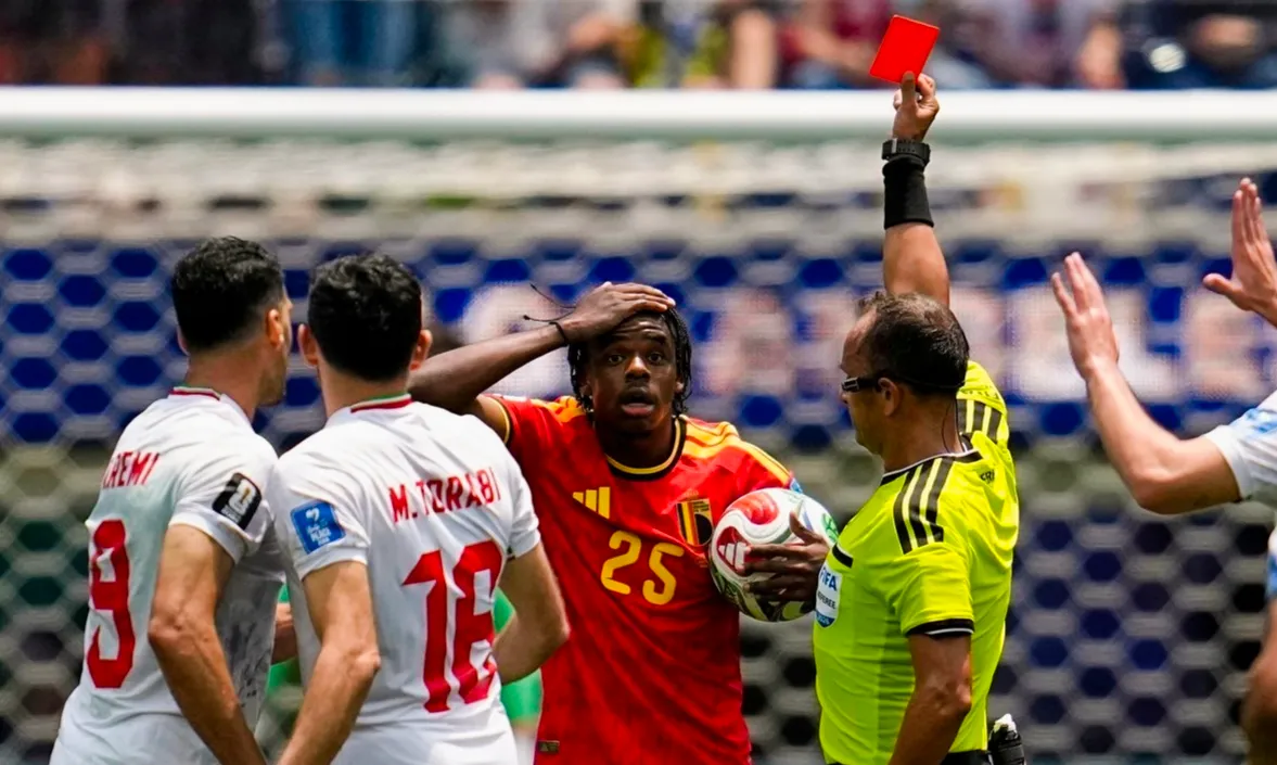 Iran Gagal Manfaatkan Kartu Merah Belgia, Duel Grup G Piala Dunia 2026 Berakhir Imbang 0-0. (Foto: (c) AP Foto/Gregory Bull/bola)
