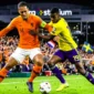 Belanda Mengamuk! Swedia Tumbang 1-5 di Piala Dunia 2026. (Foto: AI Generated/suaramerdeka)