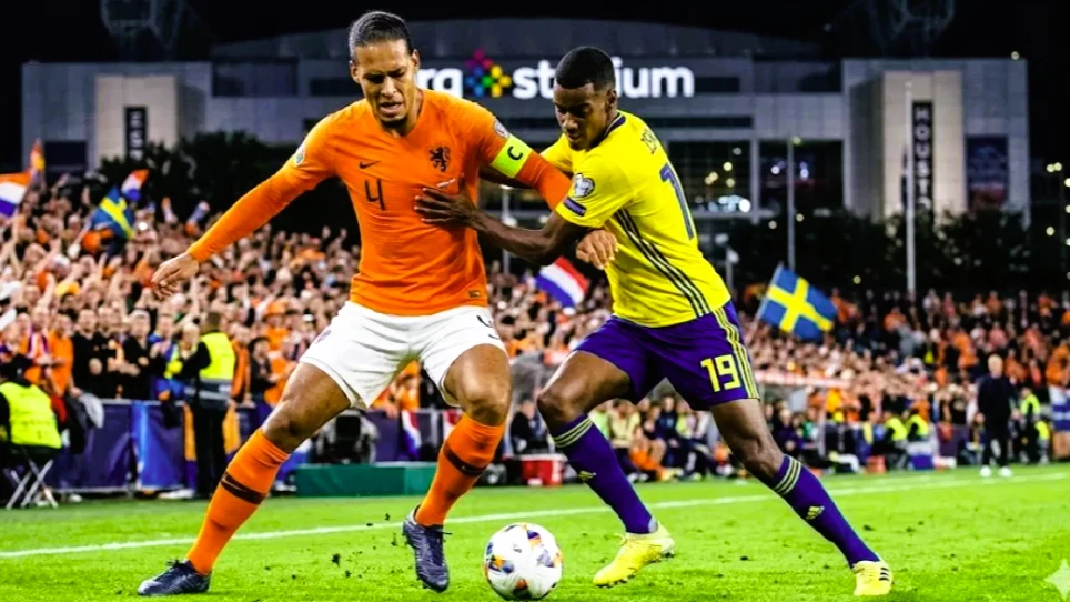 Belanda Mengamuk! Swedia Tumbang 1-5 di Piala Dunia 2026. (Foto: AI Generated/suaramerdeka)