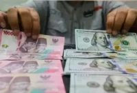 Rupiah Kembali Merosot Hari Ini, Dolar AS Sentuh Rp17.947. (Foto: Investor Daily/David Gita Roza)