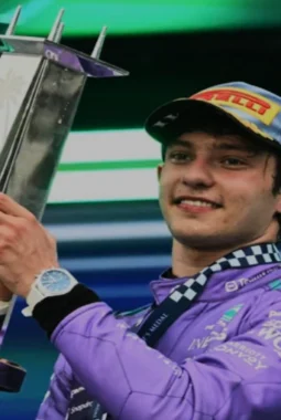 Kimi Antonelli Makin Kokoh di Puncak Klasemen F1 2026, Pendapatannya Capai Ratusan Miliar Rupiah