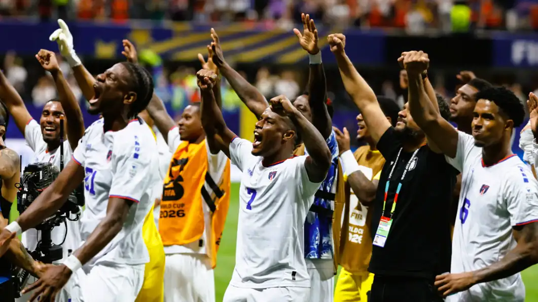 Skuad Tanjung Verde merayakan hasil imbang 0-0 versus Spanyol di Grup H Piala Dunia 2026. (Foto: AP Photo/Erik S. Lesser/liputan6)