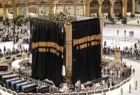 Arab Saudi Sambut 1448 Hijriah dengan Pergantian Kiswah Ka'bah. (Foto: mediakampung)