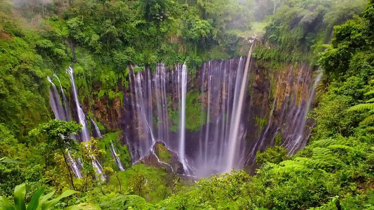 8 Air Terjun Terindah di Indonesia yang Wajib Masuk Daftar Liburan. (Foto: wikipedia)