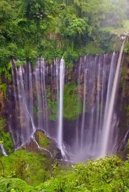 8 Air Terjun Terindah di Indonesia yang Wajib Masuk Daftar Liburan