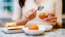 Makan Telur Setiap Hari, Sehat atau Berbahaya? (Foto: Getty Images/hxyume/haibunda)
