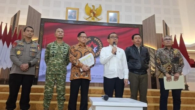Menteri Dalam Negeri (Mendagri) Tito Karnavian usai rapat Tim Pengarah Satgas Percepatan Rehab-Rekon Pascabencana Sumatera (Foto: Belia/detikcom)