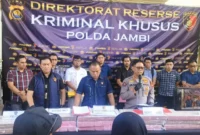 Terungkap! Polda Jambi Bongkar Pembobolan Bank Jambi, Tiga Tersangka Diamankan. (Foto: risza/jambi-independent.co.id)