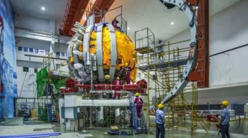 China Selangkah Lagi Wujudkan 'Matahari Buatan', Target Hasilkan Listrik Fusi pada 2030. (Foto: Xinhua/Southwestern Institute of Physics CNNC/kompas)