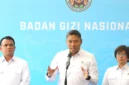 Kepala Badan Gizi Nasional (BGN) Sudaryono didampingi Agustina Arumsari dan Trenggono saat jumpa pers di Kantor BGN, Jakarta, Senin (27/07/2026). (Foto: KLY/ Arie Basuki/liputan6)
