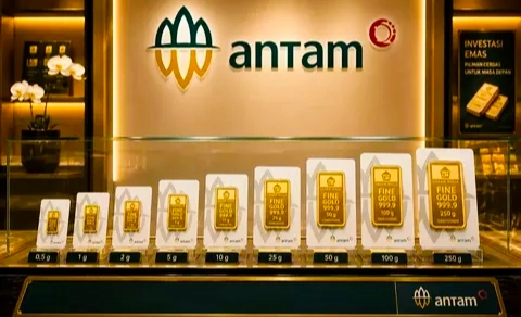 Harga Emas Antam Turun Lagi! Cek Harga Terbaru per 1 Juli 2026, Buyback Ikut Melemah. (Foto Ilustrasi: AI/investor)