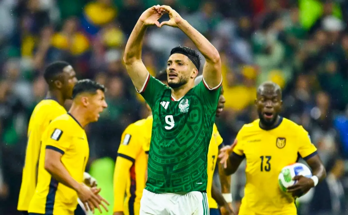 Meksiko Tampil Menggila! Quinones dan Raul Jimenez Bawa El Tri Unggul 2-0 atas Ekuador. (Foto: AFP/YURI CORTEZ/kompas)
