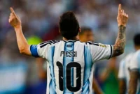 Argentina Nyaris Tersingkir! Cape Verde Paksa Messi Cs Berjuang hingga Extra Time. (Foto: AFP/ROBERTO SCHMIDT/kompas)