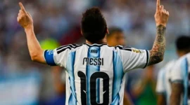 Argentina Nyaris Tersingkir! Cape Verde Paksa Messi Cs Berjuang hingga Extra Time. (Foto: AFP/ROBERTO SCHMIDT/kompas)