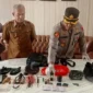 Tim Polda Sumatera Barat memeriksa bahan peledak yang digunakan siswa di MAN 3 Padang, 14 Juli 2026. (Foto: DOK. POLDA SUMBAR/bbc)