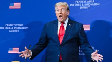 Tarif Baru Trump untuk 60 Negara Resmi Berlaku, Indonesia Kena 10%. (Foto: AFP/SAUL LOEB/kompas)