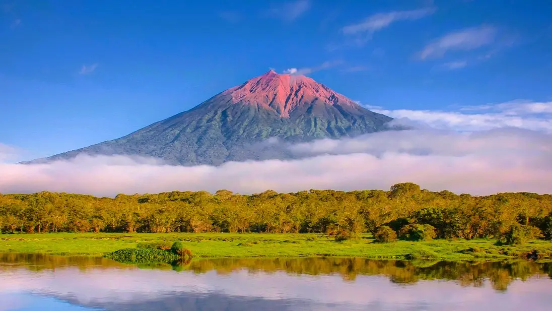 Mau Mendaki Gunung Kerinci? Simak Cara Daftar Online, Tarif, dan Aturan Pendakian Terbarunya. (Foto: kemenhub)