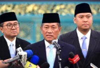 Gubernur Universitas Republik Indonesia (URI) Donny Ermawan, dan Wakil Gubernur URI Yos Sunitiyoso. (Foto: Biro Sekretariat Presiden/detik)
