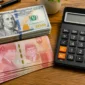 Nilai Tukar Rupiah Kembali Melemah, Dolar AS Terus Menguat. (Foto: AI)
