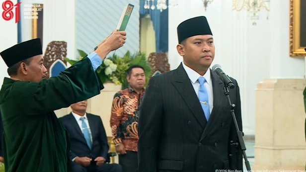Presiden Prabowo resmi melantik Sudaryono sebagai Kepala Badan Gizi Nasional (BGN) yang baru. (Foto: Sekretariat Presiden/cnnindonesia)