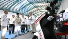Pemerintah Siapkan Skema Tukar Tambah Motor Bensin ke Motor Listrik dengan DP 0%. (Foto: JAWA POS/pontianakpost.jawapos)