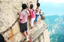 Pencinta Tantangan Ekstrem, Ini 10 Wisata Terekstrem di Dunia yang Memacu Adrenalin. (Foto: China Discovery/lifestyle.sindonews)