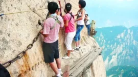 Pencinta Tantangan Ekstrem, Ini 10 Wisata Terekstrem di Dunia yang Memacu Adrenalin. (Foto: China Discovery/lifestyle.sindonews)