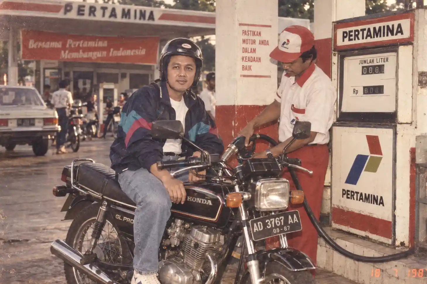 Prompt foto 80-an ChatGPT motor klasik