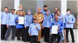 Peringatan HAORNAS 2026, Bupati Monadi Serahkan Bonus bagi Atlet Berprestasi. (Foto: kerincisatu.kerincikab)