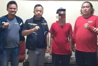 Polisi Tangkap FA, Terduga Pelaku Pembacokan Warga yang Protes PETI di Muaro Jambi. (Foto: Istimewa/Polsek Sekernan/chatnews)