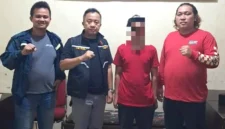 Polisi Tangkap FA, Terduga Pelaku Pembacokan Warga yang Protes PETI di Muaro Jambi. (Foto: Istimewa/Polsek Sekernan/chatnews)
