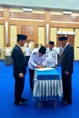Azhar Hamzah Lantik Lima Pejabat Eselon II Pemkot Sungai Penuh