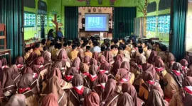 MTsN 6 Kerinci Ajak Siswa Mengenal Sejarah G30S/PKI Lewat Nobar Film Dokumenter. (Foto: mtsn6kerinci.mdrsh)