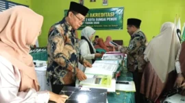Tim Asesor Tinjau Mutu Pendidikan MTsN 2 Sungai Penuh dalam Visitasi Akreditasi. (Foto: mtsn2sungaipenuh.mdrsh)